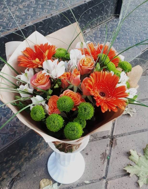 Букет цветов из: Герберы, Хризантемы, Альстромерии и Розы в Миатли