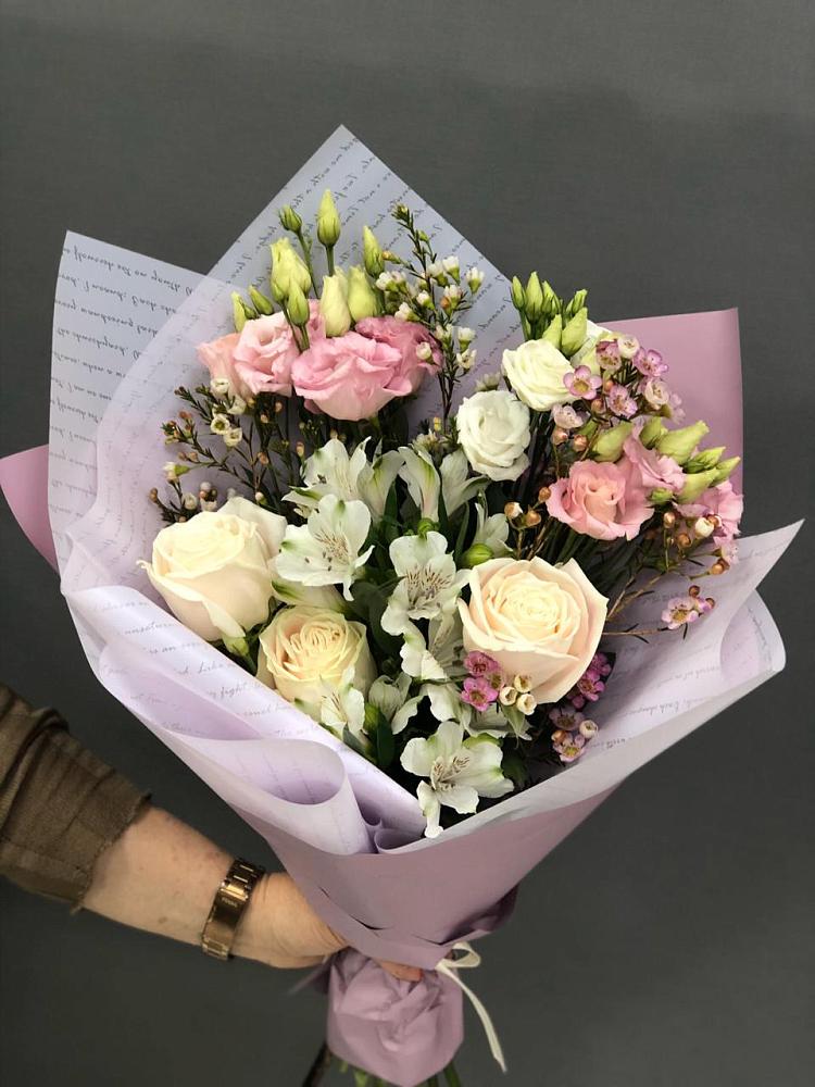 Букет цветов из: Альстромерии, Розы и Лизиантусы в Миатли