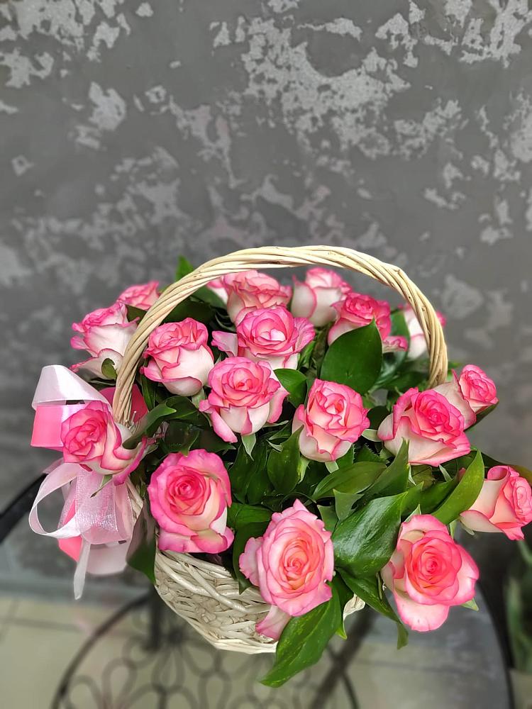 Цветочная композиция из Розы в корзине в Миатли