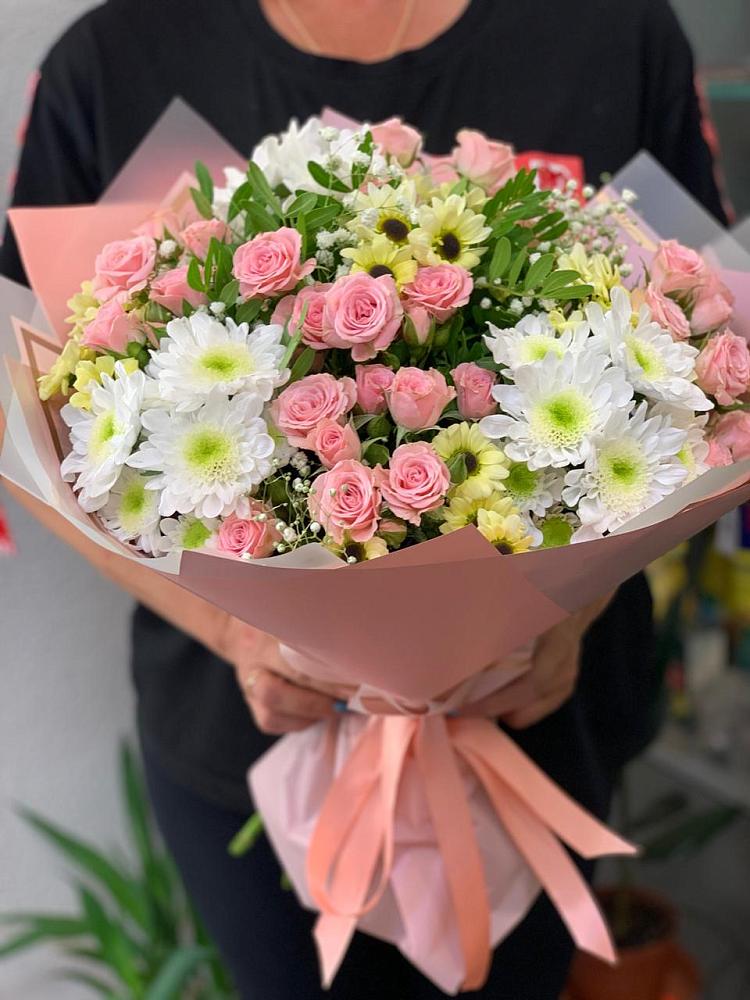 Букет цветов из: Розы и Хризантемы в Миатли