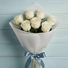 Букет 7 Белых роз Эдлесс Лав в Миатли