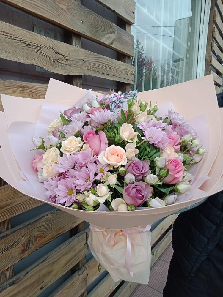 Букет цветов из: Розы и Хризантемы в Миатли