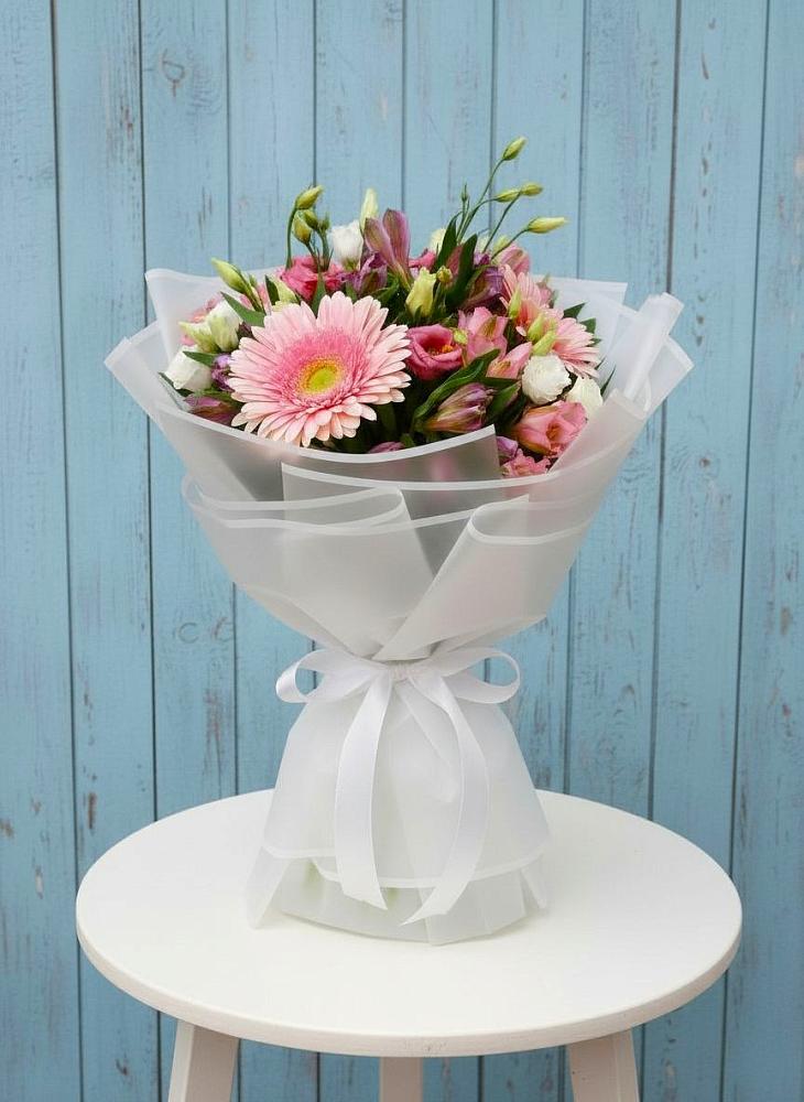 Букет цветов из: Герберы, Альстромерии и Лизиантусы в Миатли