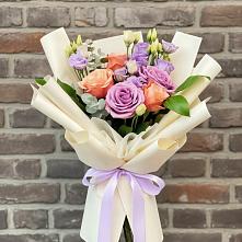Букет цветов из:  Лизиантусы и Розы в Миатли