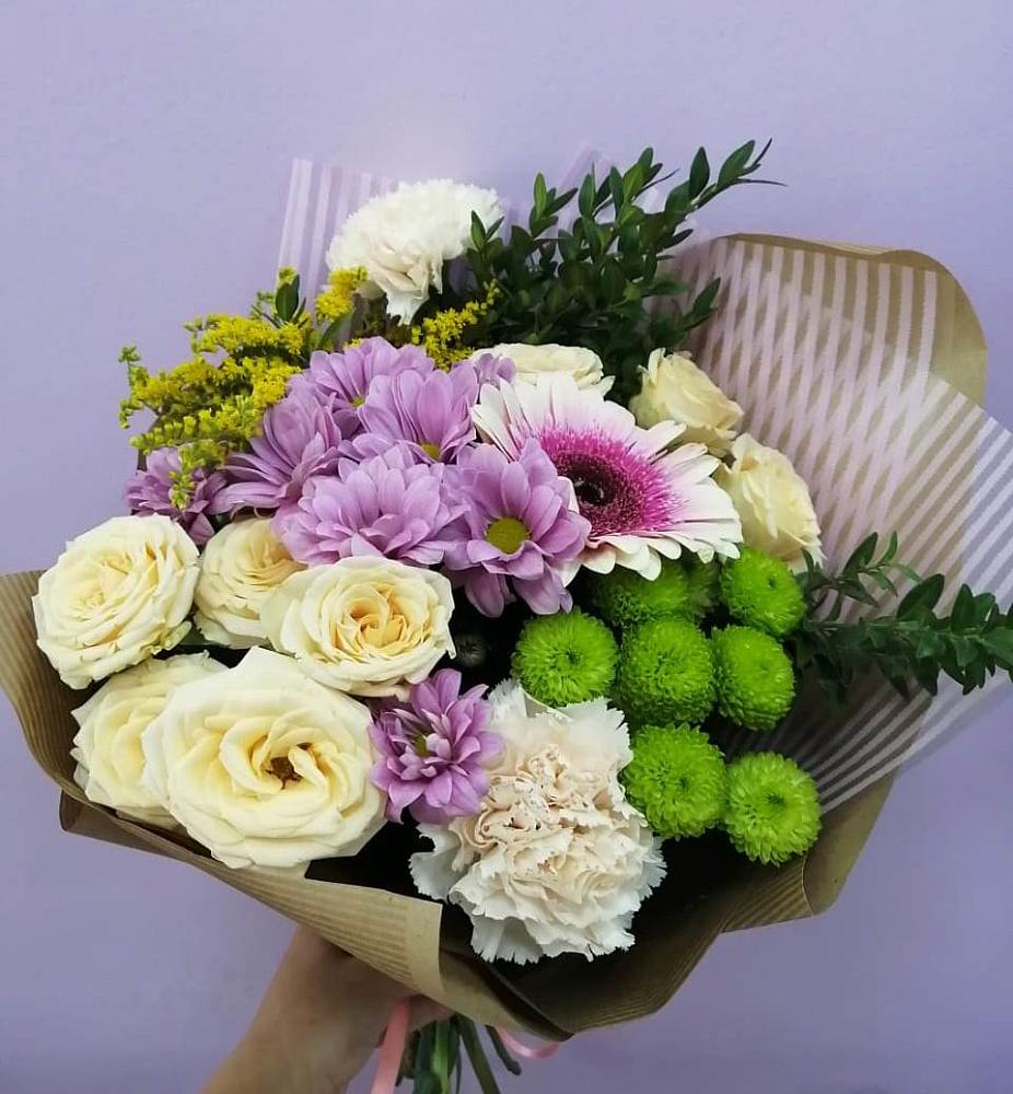 Букет цветов из: Хризантемы, Розы, Гвоздики и Герберы в Миатли