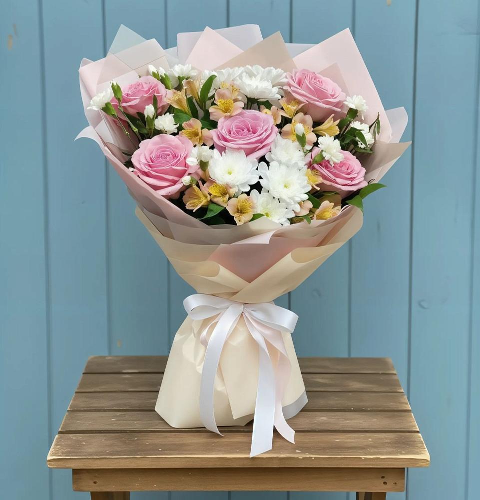 Букет цветов из: Гвоздики, Орхидеи и Розы в Миатли