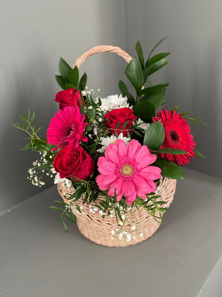 Цветочная композиция из Розы, Хризантемы и Герберы в корзине в Миатли