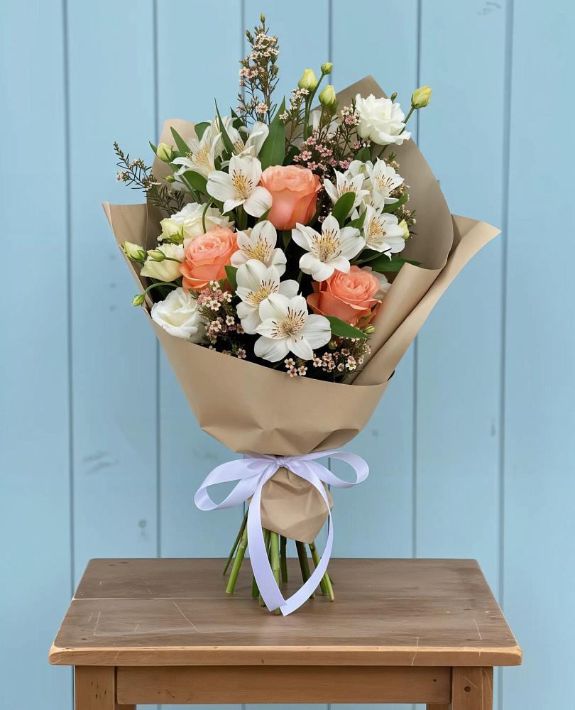 Букет цветов из: Альстромерии, Лизиантусы, Розы и Хризантемы в Миатли